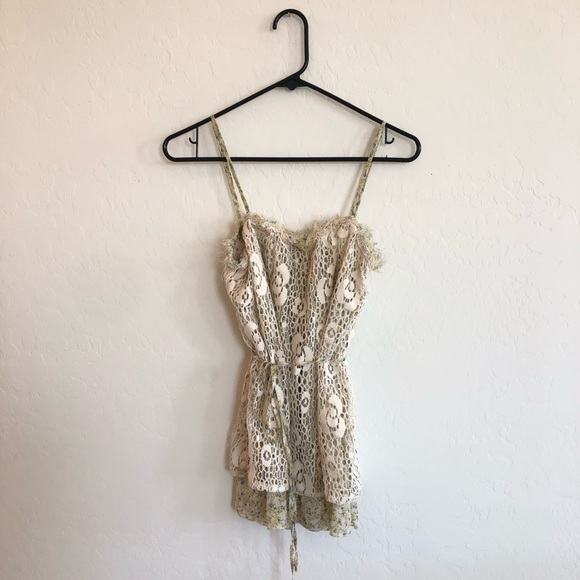 Daytrip Tops - Women’s lace & floral top